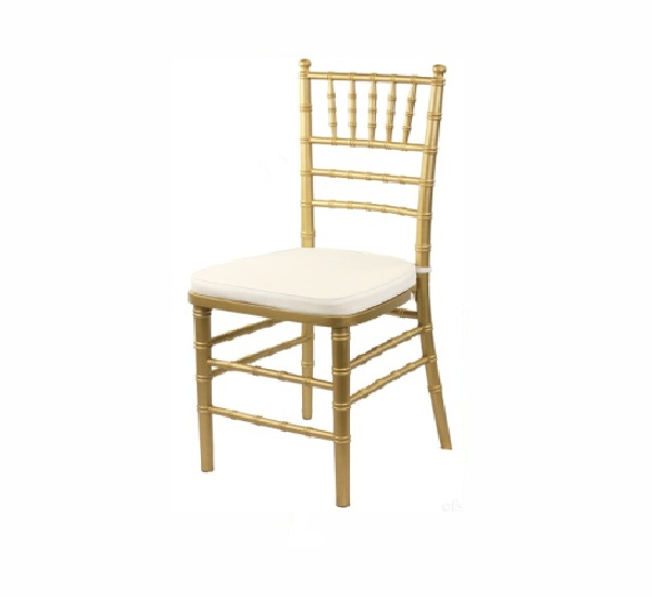 inchiriere-scaune-chiavari-aurii inchiriere-scaune-chiavari-aurii